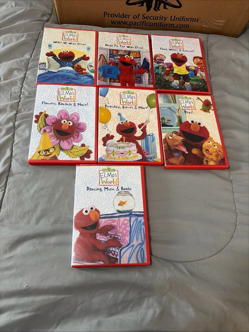 Sesame Street Elmo DVD Collection - Red, White